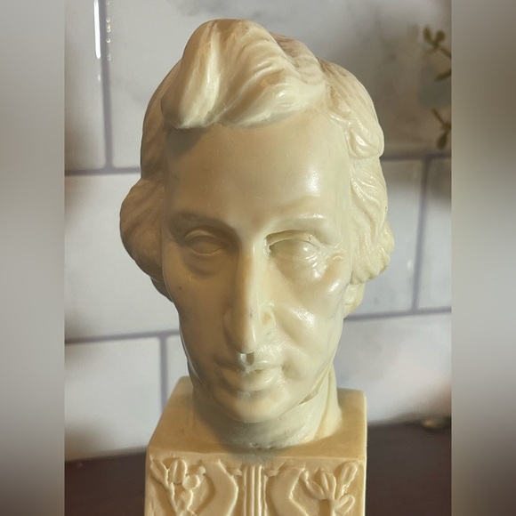 F. Chopin Bust Off White Sculpture by A. Santini Mary in Italy - Picture 4 of 12